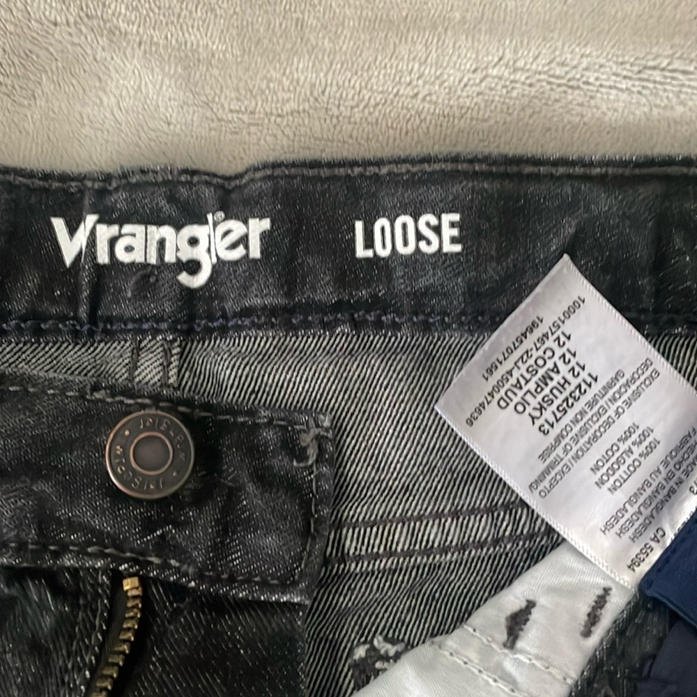 Dark gray wranglers loose
